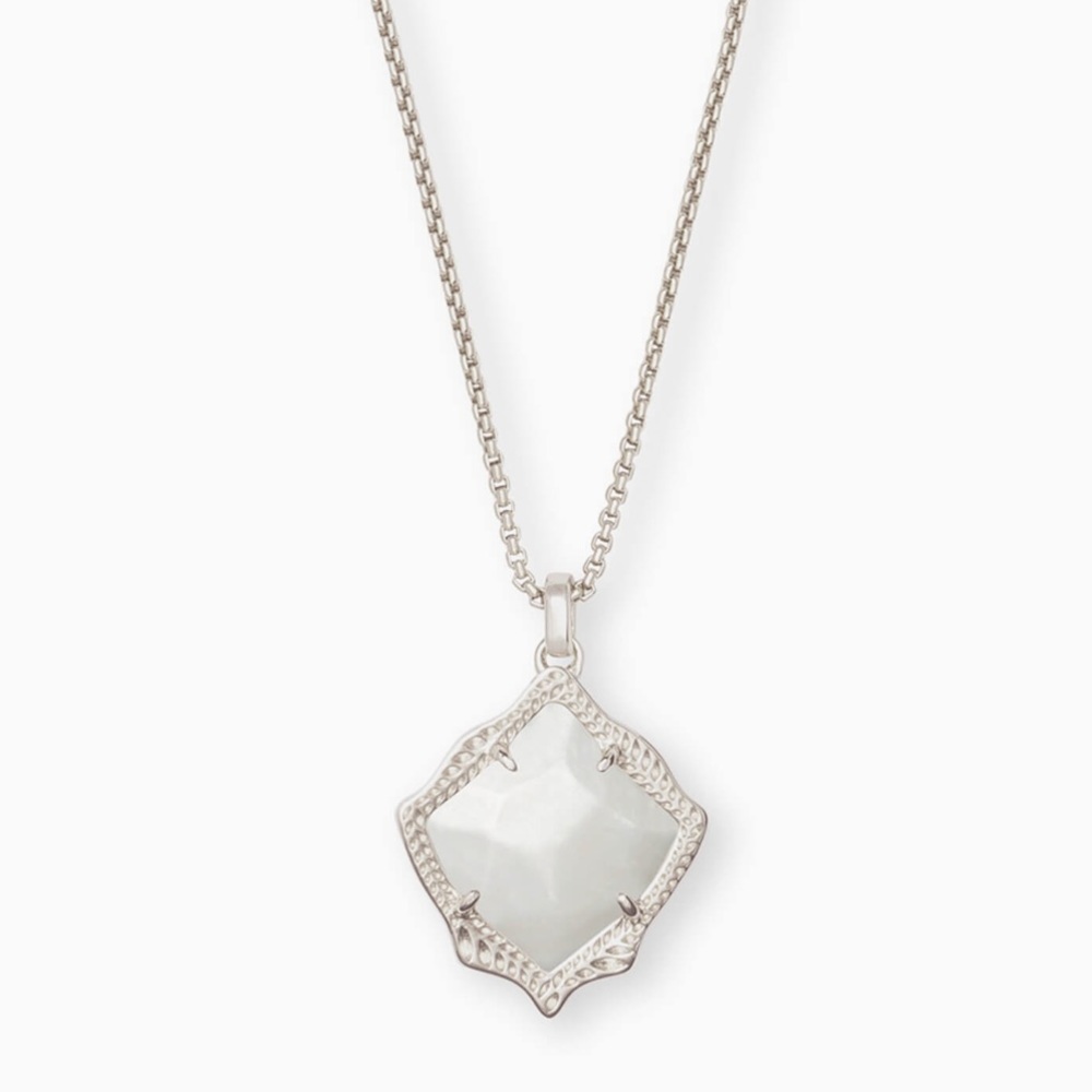 NWT Kendra Scott Kacey Pendant Necklace Pearl